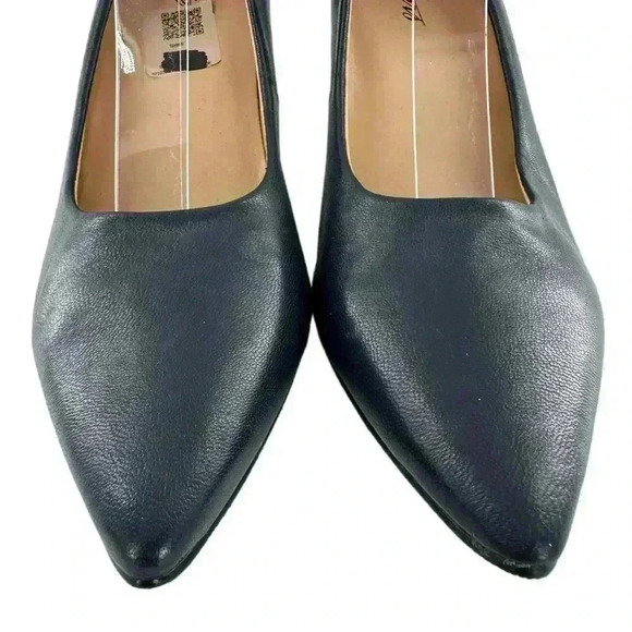 Trotters womens heels size 6 N navy blue leather pointy toe career pumps - Picture 4 of 12